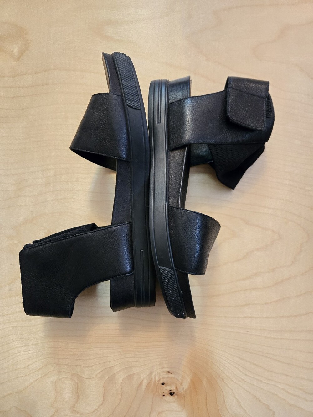 Eileen Fisher 9.5 Black Leather Sandal